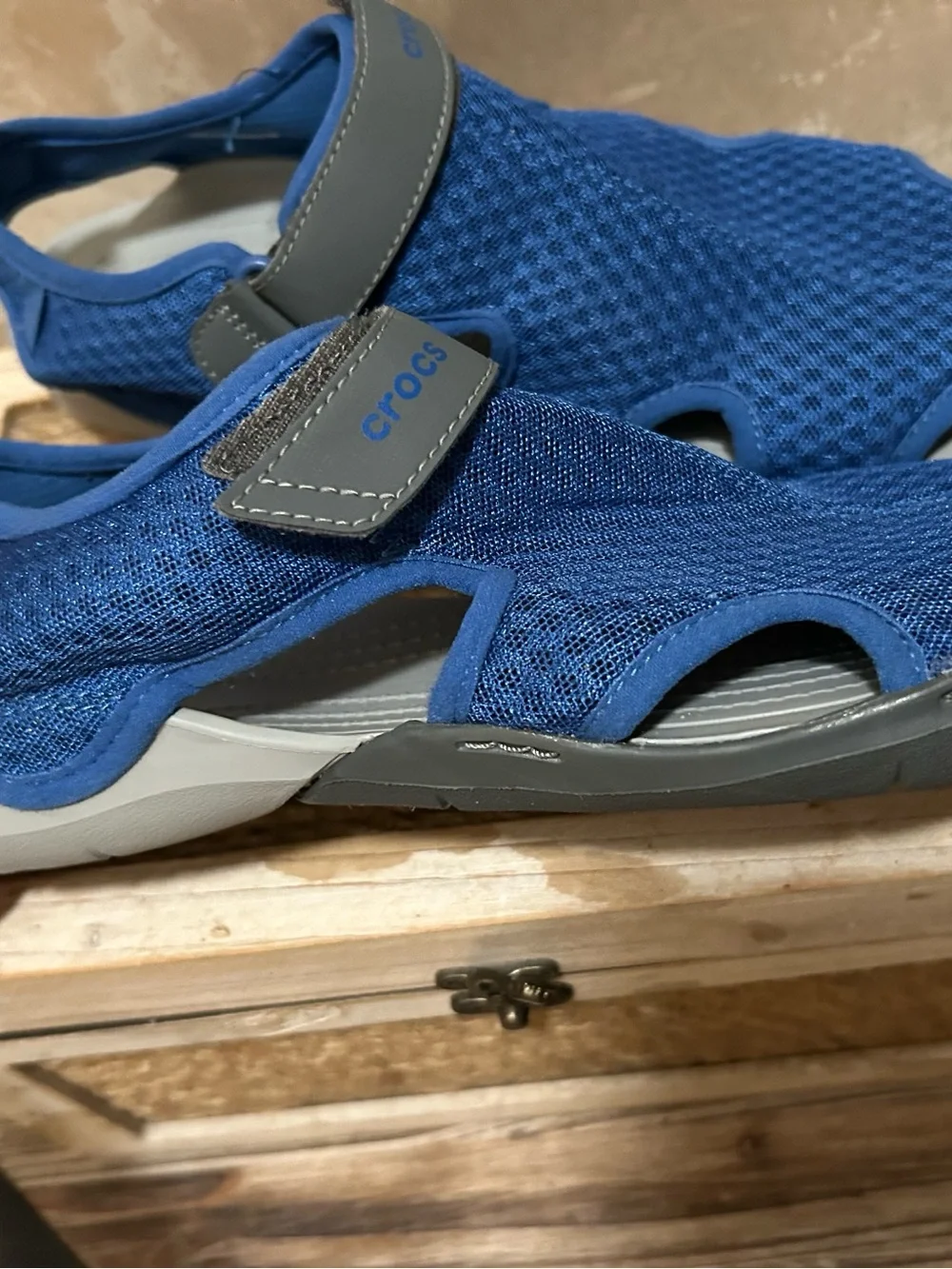 Crocs new W/O tag Swiftwater deck sandals